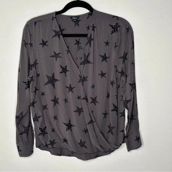 Rails Medium Hillary Charcoal Cheetah Stars Blouse Top Preppy Classic Neutral - Picture 8 of 14